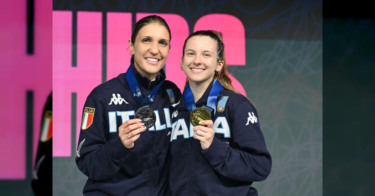 Martina Favaretto festeggia l'oro mondiale nel fioretto femminile a Hong Kong 2026