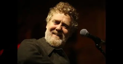 Glen Hansard morto a 56 anni in incidente moto a Dublino: il cantautore premio Oscar era il frontman dei The Frames