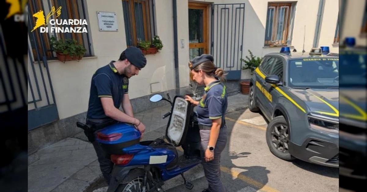 Guardia di Finanza sequestra scooter elettrici venduti illegalmente come biciclette a pedalata assistita