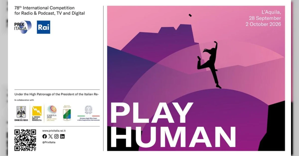 Giovane in salto con cellulare che sfugge dalla mano, key visual Prix Italia 2026 'Play Human'.