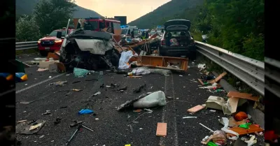 Scontro tra pullman, camper e auto sulla Ternana, sei vittime e 26 feriti