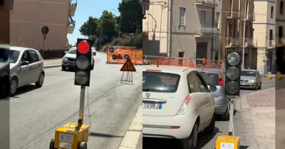 In via Mazzini a Sciacca senso unico alternato con semaforo guasto e scoppia il caos