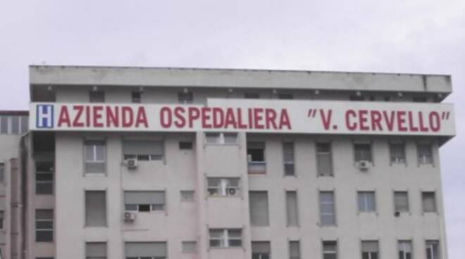 Bambino di 8 anni precipitato dal balcone a Carini, intervento di soccorso sul luogo dell'incidente