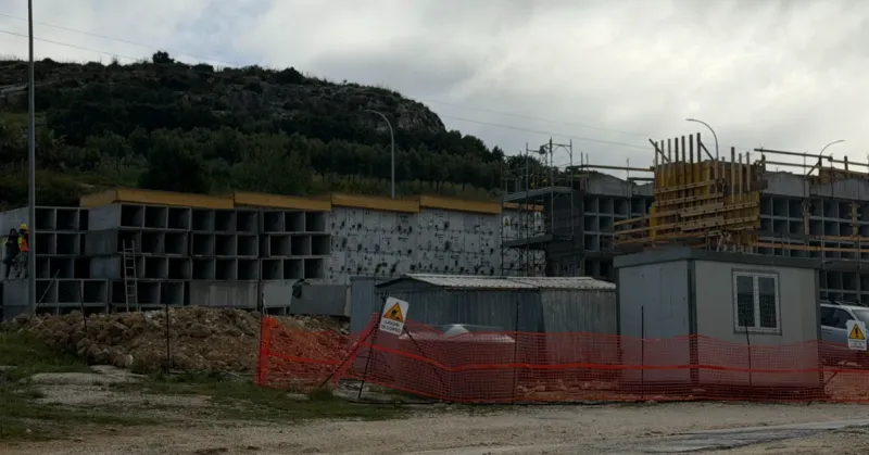 Loculi cimiteriali a Sciacca, il centrodestra: "Si restituiscano 760 mila euro a chi li ha comprati"