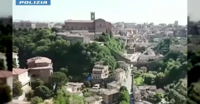 Scritte contro Meloni e poliziotti a Siena, la Digos denuncia un 24enne albanese