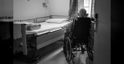 RSA condannata per la caduta di un'anziana con Alzheimer: non bastano corrimano e antiscivolo