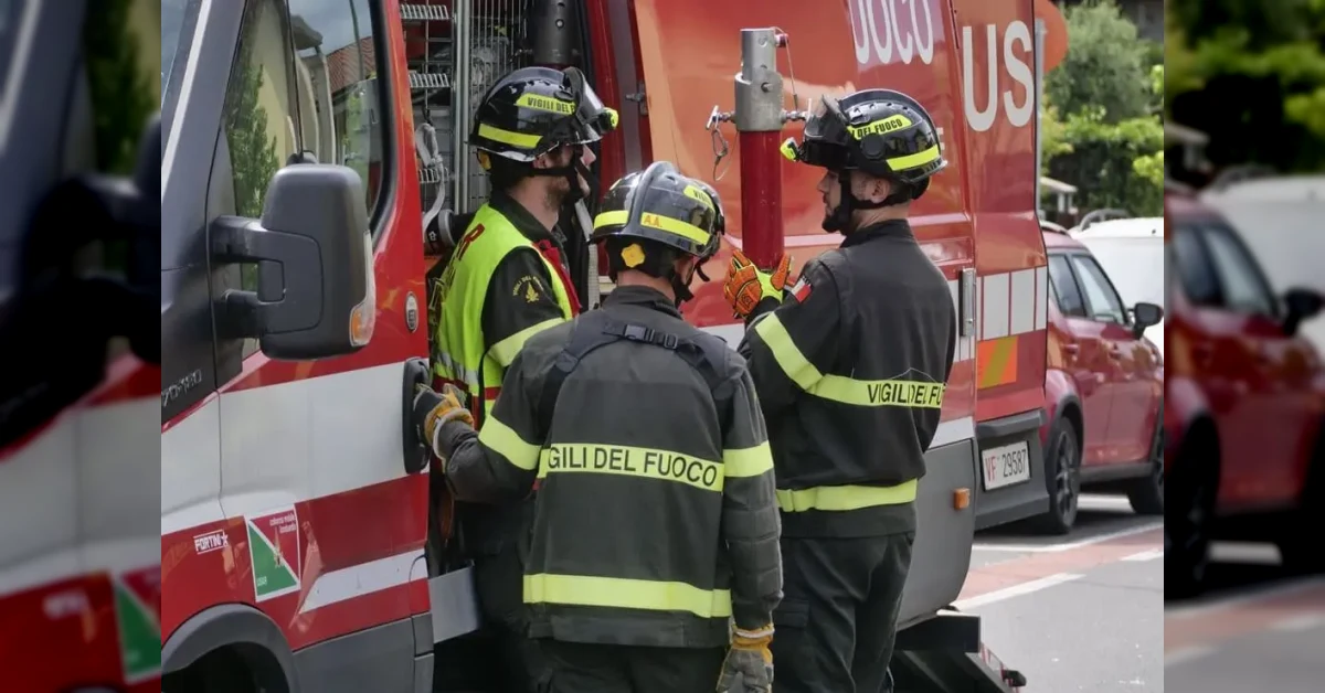 Furgone ribaltato sulla Provinciale 45 a Montesecco nel Foggiano con soccorsi in azione