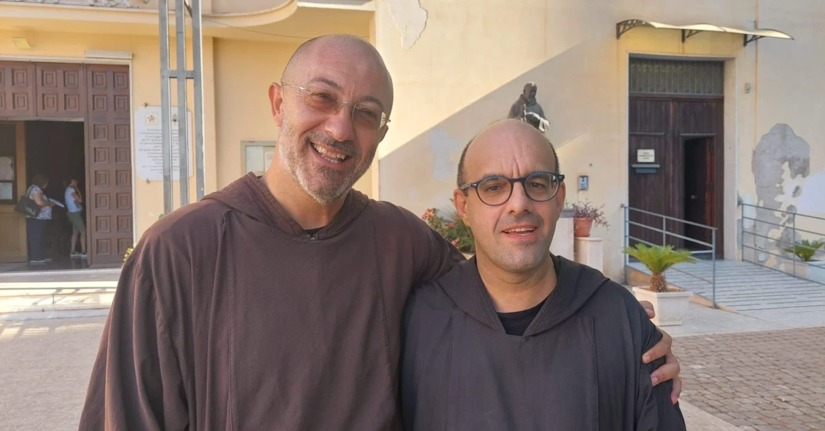 Fra Michele Barone saluta la comunità di Sciacca durante la celebrazione di congedo nella Chiesa dei Cappuccini
