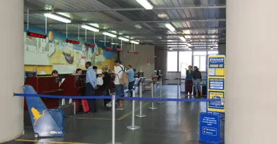 Etna in eruzione, stop ai voli all’aeroporto di Catania fino alle 6