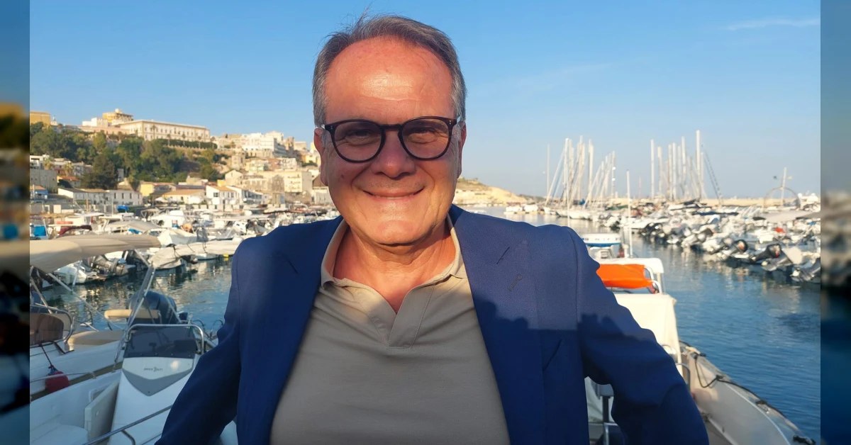 Saverio Romano presenta il suo libro Transage alla Lega Navale di Sciacca, con relatori e pubblico del centrodestra