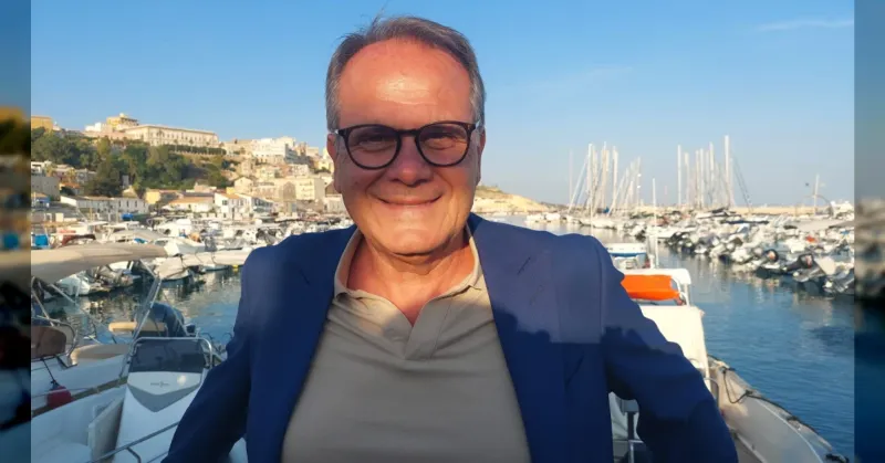 Il parlamentare Saverio Romano a Sciacca presenta il suo libro sull'età: "Spero alle elezioni si scelgano giovani ma anche qualche anziano"
