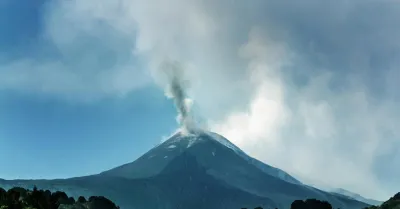 Nube vulcanica sull’Etna, stop agli arrivi a Catania