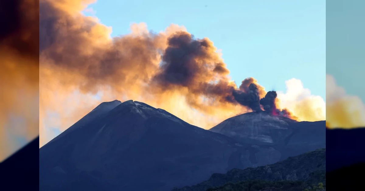 Etna in eruzione con colonna di cenere vulcanica il 12 agosto 2026, chiuso l'aeroporto di Catania Fontanarossa