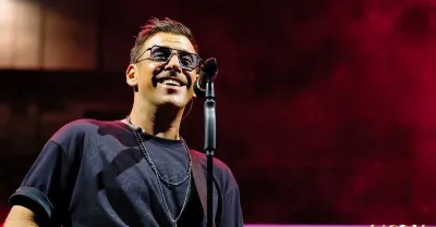 Francesco Gabbani, malore durante il concerto a Letojanni
