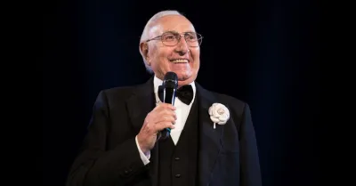 Un anno senza Pippo Baudo, Rai1 trasmette lo speciale Stasera Pippo Baudo per ricordare il conduttore