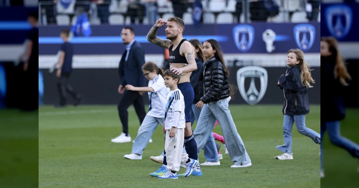 Ciro Immobile saluta i tifosi in lacrime dopo aver annunciato il ritiro dal calcio giocato