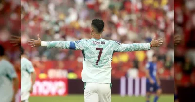 Cristiano Ronaldo annuncia l'addio al calcio a 41 anni e svela i piani per il futuro
