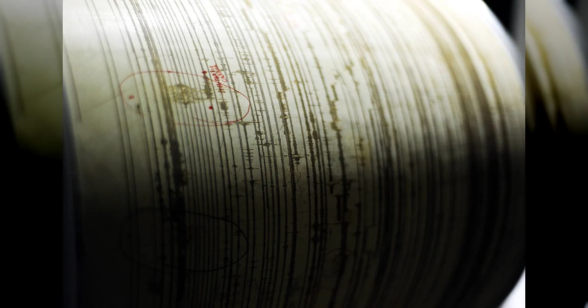 Mappa sismica della Sicilia con epicentri di tre terremoti, magnitudo 4.1, 3.7 e 2.2