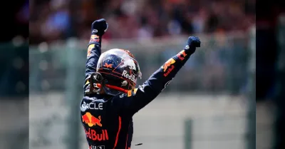 Max Verstappen firma il rinnovo con la Red Bull fino al 2030 dopo le voci di addio