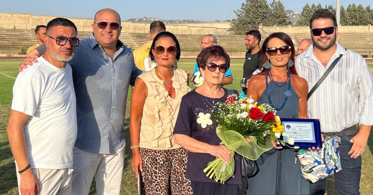 Quadrangolare di calcio al Gurrera di Sciacca in ricordo di Totò Tummiolo, con squadre in campo e solidarietà per Adoces