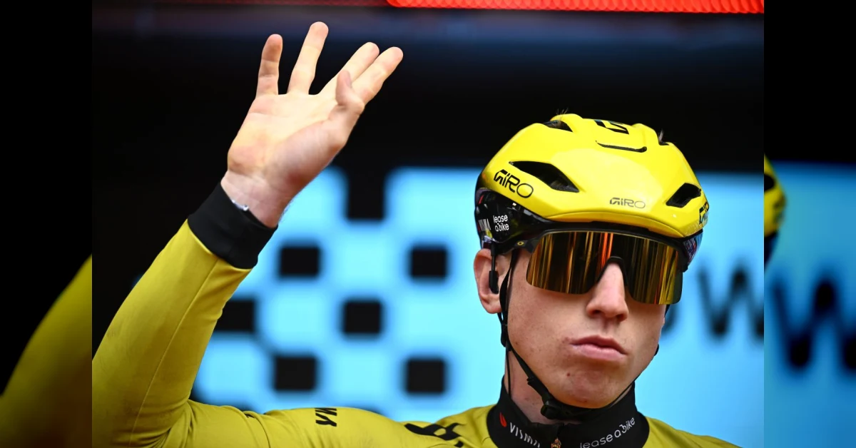 Matthew Brennan della Visma-Lease a Bike vince la seconda tappa della Vuelta 2026 a Manosque, anticipando Pogacar e Miquel sul traguardo.