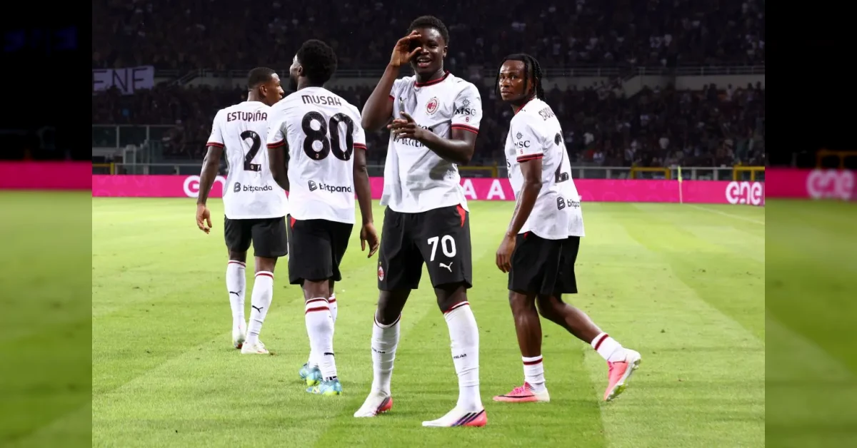 Cissè e Rabiot festeggiano il gol del Milan nella vittoria 2-1 contro il Torino