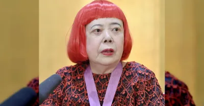 Yayoi Kusama, la regina dei pois, muore a 97 anni a Tokyo