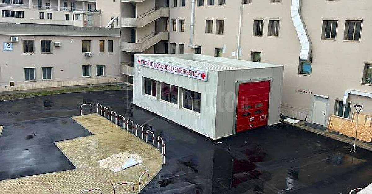 Polizia al Pronto Soccorso di Sciacca dopo aggressione a sanitari