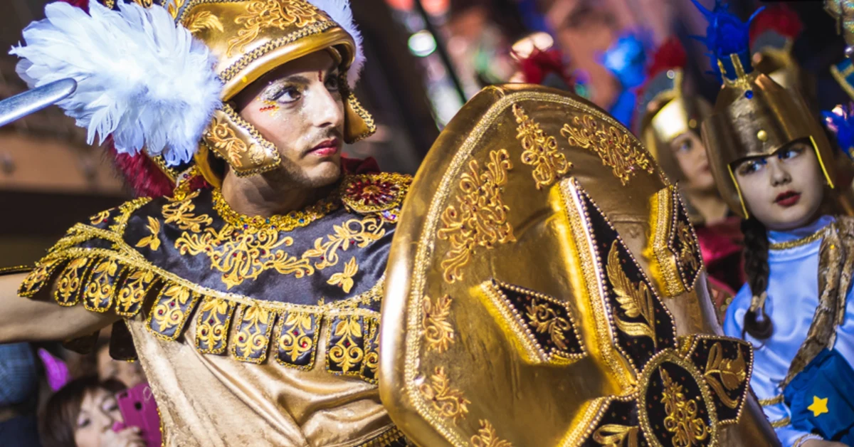 Gruppi mascherati del Carnevale di Sciacca in piazza Scandaliato