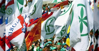 Ex parlamentari Lega Nord lanciano un comitato per il congresso federale, Fontana prende le distanze