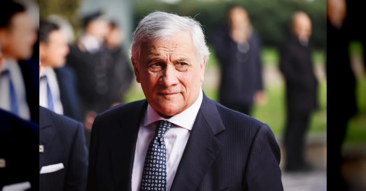 Il ministro degli Esteri Antonio Tajani parla a Wicklow, in Irlanda, durante la riunione UE sulle minacce ibride russe.