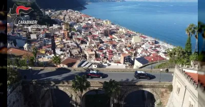Bagnara Calabra, arrestati due 17enni per il tentato omicidio di un coetaneo dopo una rissa