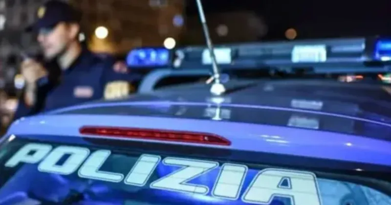 Catania, fugge in moto alla vista della Polizia e getta una pistola: arrestato 16enne