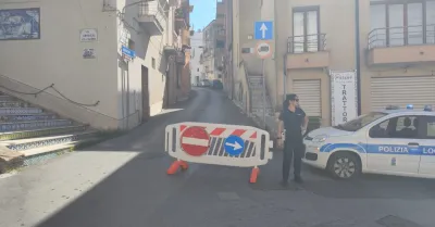Prova di tenuta del collettore fognario, chiusa la via Caricatore e sospesa la Ztl