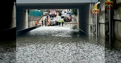 Maltempo, donna annegata in un sottopasso a Latisana. In Toscana 200 interventi e 63mila fulmini in 12 ore