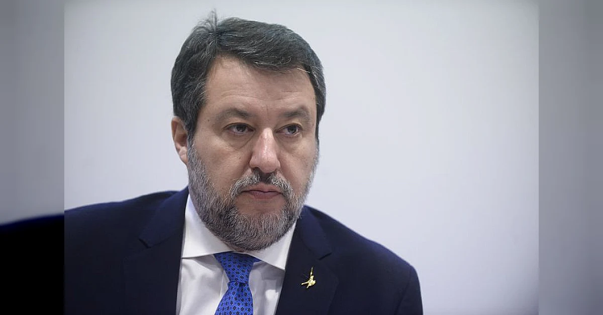 Matteo Salvini durante l'evento della Lega illustra la manovra 2027 con scostamento di bilancio e contributo banche