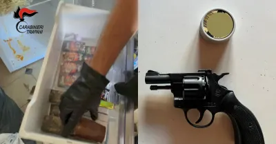 Arrestato uomo a Trapani con 2 kg di hashish e una pistola