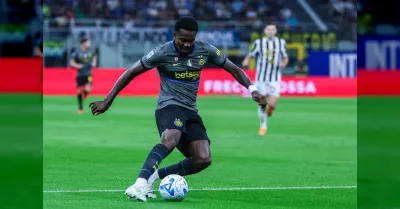 Inter da 0-2 a 5-3 contro l'Udinese, nerazzurri in vetta con la Roma