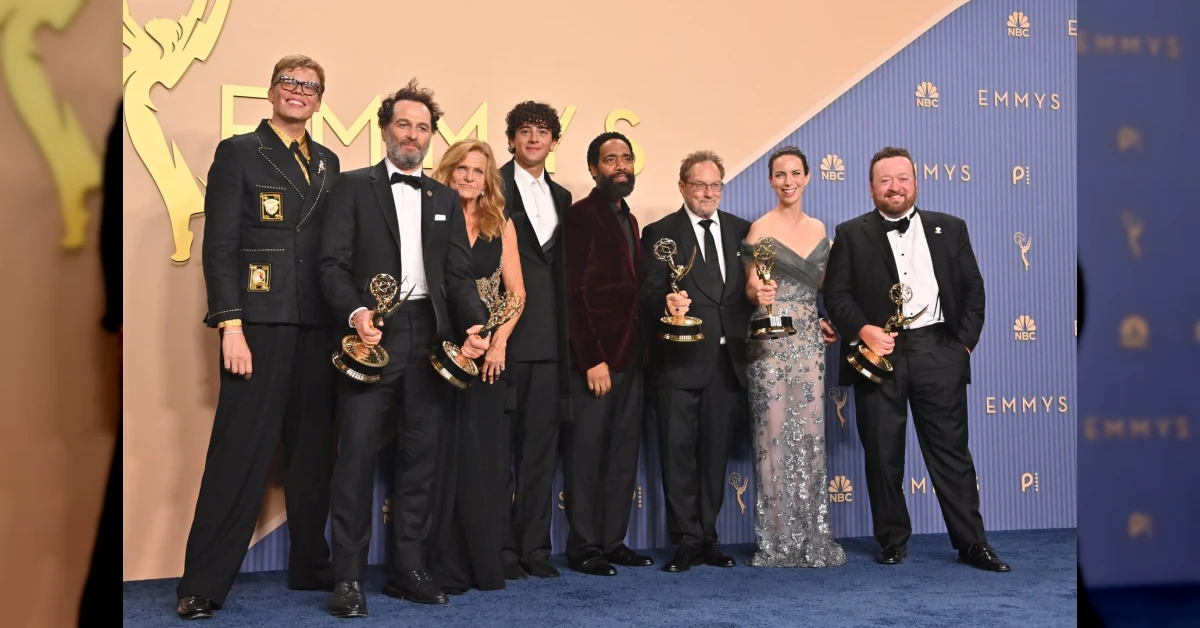 Foto di copertina degli Emmy Awards 2025 con Widow's Bay vincitrice di 14 premi e The Pitt miglior drama
