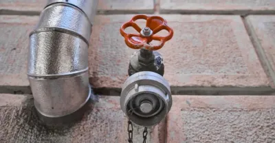Licata, tubo dalla fontanella pubblica alla cisterna del condominio: denunciato un 48enne