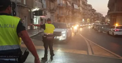Galleria Belvedere chiusa da poche ore ed e'gia' traffico in tilt (Video)