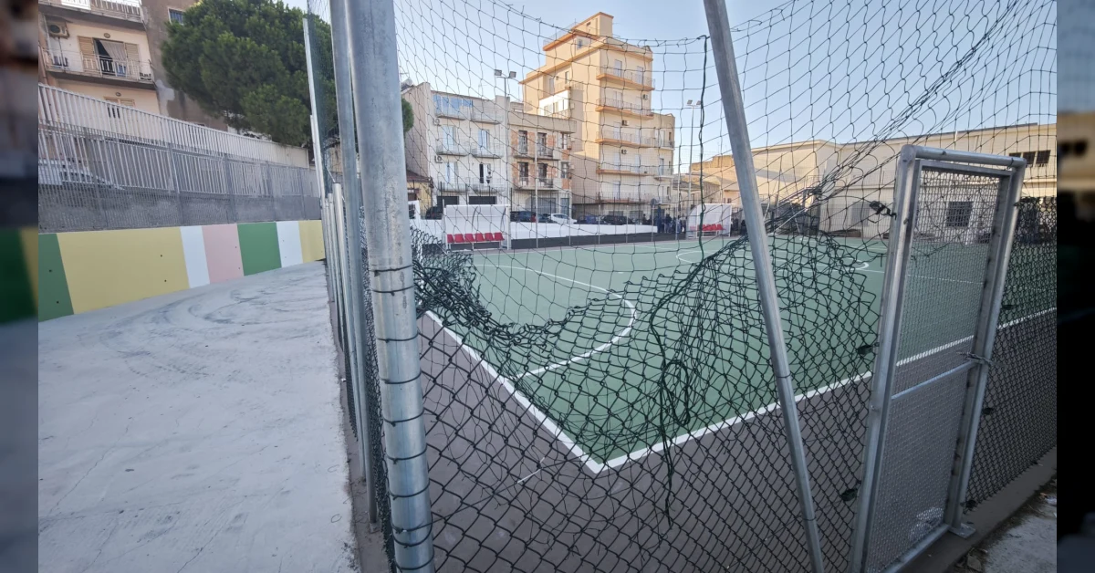 Campetto Catusi a Sciacca vandalizzato prima dell'inaugurazione, recinzione danneggiata
