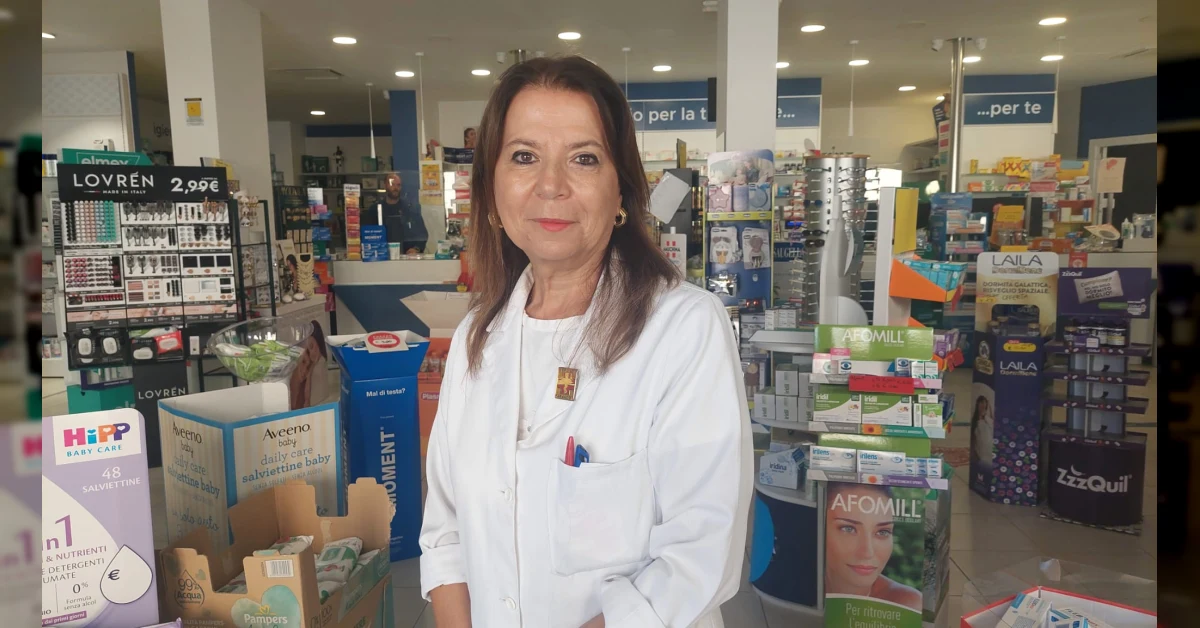 Farmacia Ferraro isolata dal traffico della Statale 115, con clienti assenti e accesso difficile per i residenti