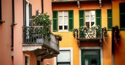 Balcone aggettante sul muro del vicino, il Tribunale di Milano ordina di eliminare veduta obliqua e stillicidio