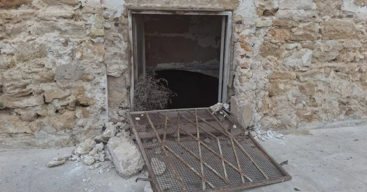Magazzino comunale di Sciacca danneggiato dopo un furto con grata e porta forzate
