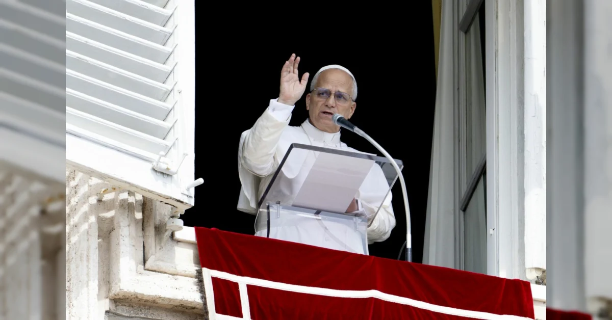 Papa Leone XIV durante l'Angelus in Piazza San Pietro lancia un appello per la Somalia