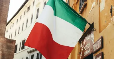 IMU 2026, la Cassazione conferma l'esenzione per due coniugi nella stessa palazzina ma non fusi catastalmente