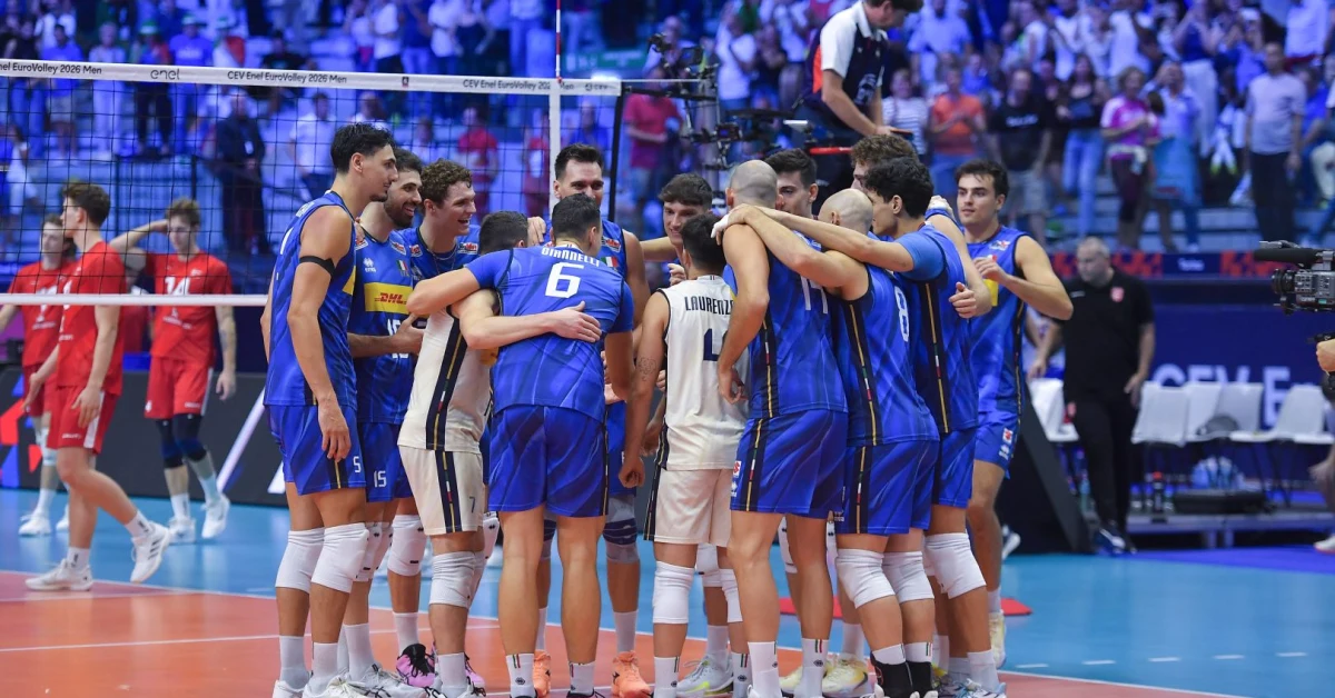 Italia di pallavolo maschile esulta dopo la vittoria 3-0 sulla Danimarca agli Europei