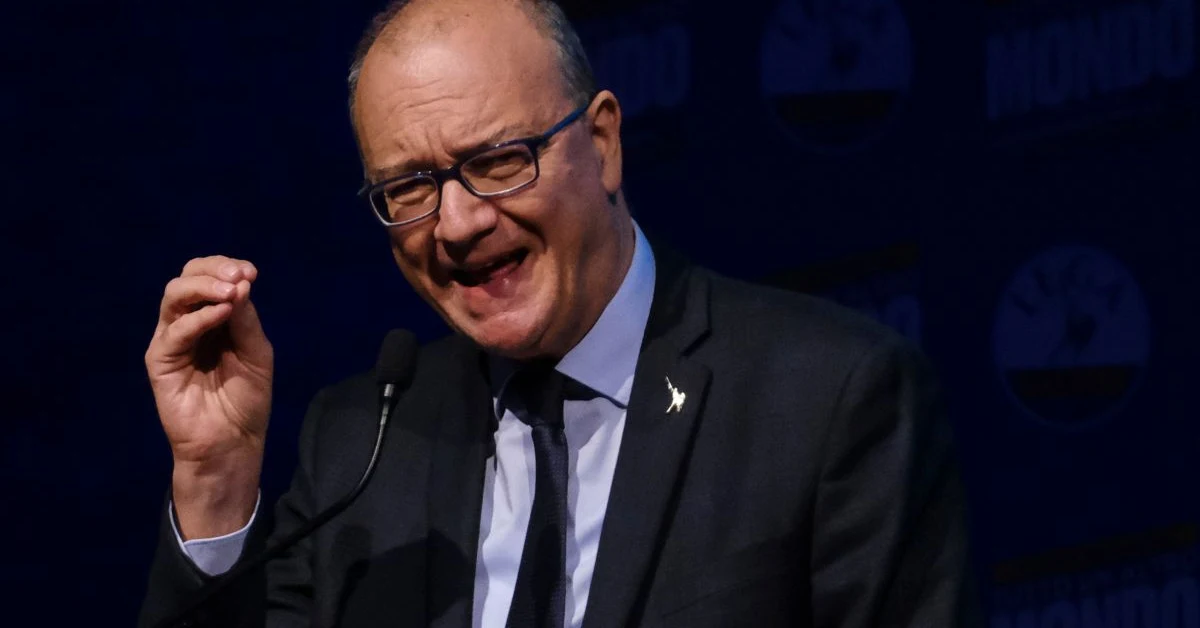Giuseppe Valditara ministro Istruzione annuncia tetto stranieri in classe in base alla conoscenza dell'italiano