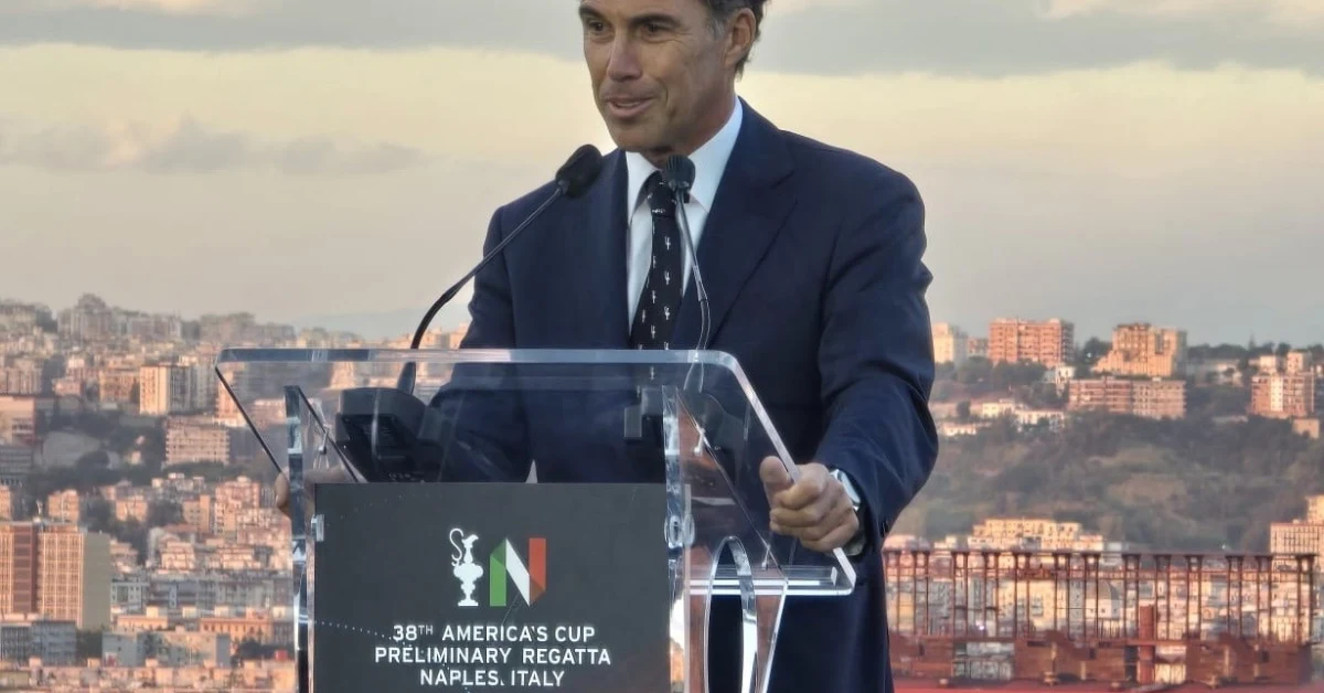 Regate preliminari America's Cup a Napoli con vista su Bagnoli e Nisida